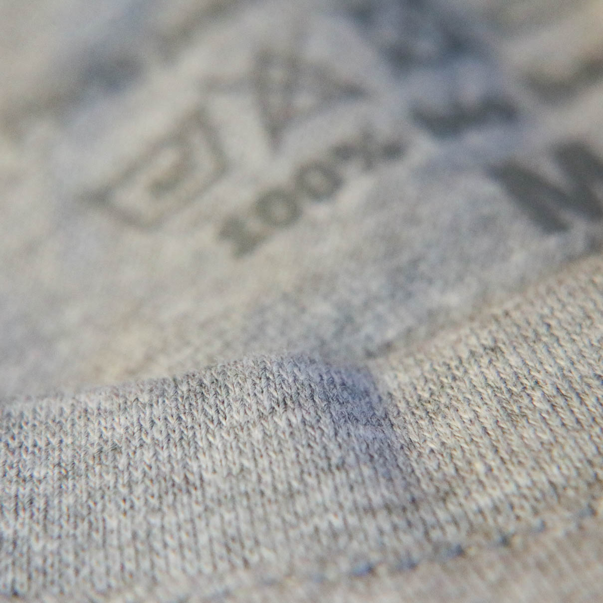 panske bavlnene tricko sivy melir s kratkym rukavom s ludovym vzorom podpolanie panske bavlnene tricko sivy melir s kratkym rukavom s ludovym vzorom podpolanie