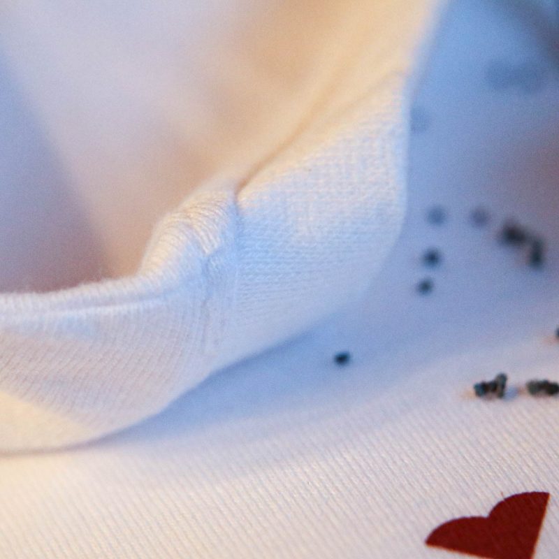 panske bavlnene tricko biele s kratkym rukavom s ludovym vzorom podpolanie