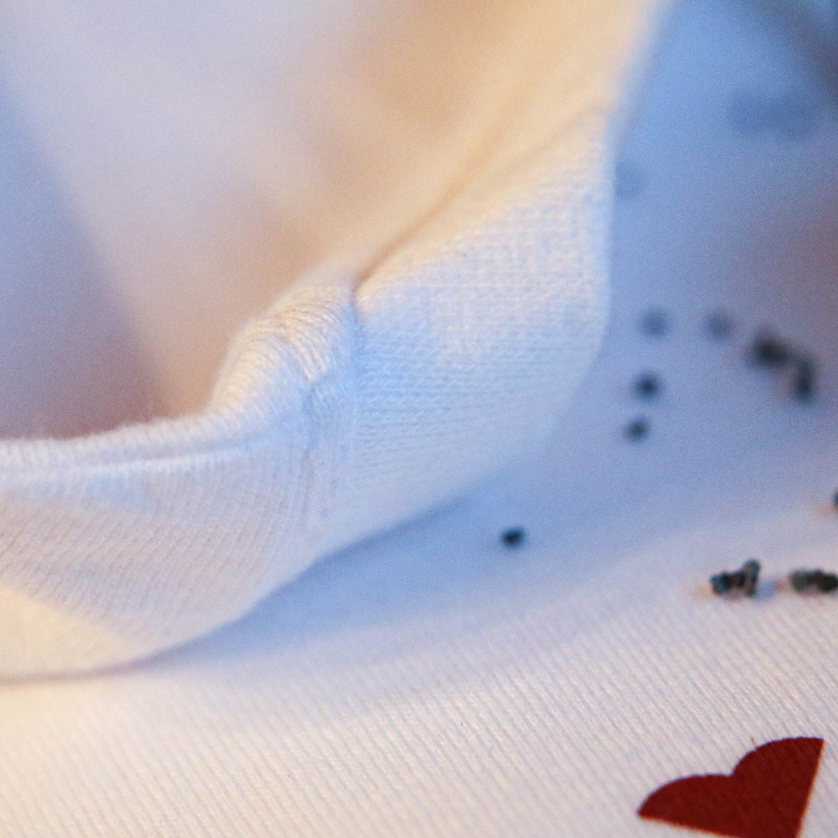 panske bavlnene tricko biele s kratkym rukavom s ludovym vzorom podpolanie