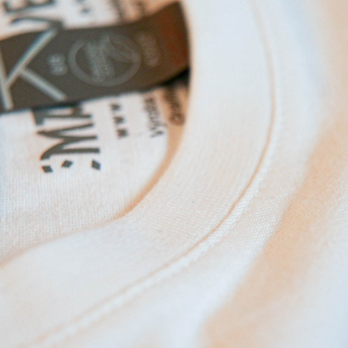 detske bavlnene tricko biele s ludovym vzorom podpolanie detske bavlnene tricko biele s ludovym vzorom podpolanie