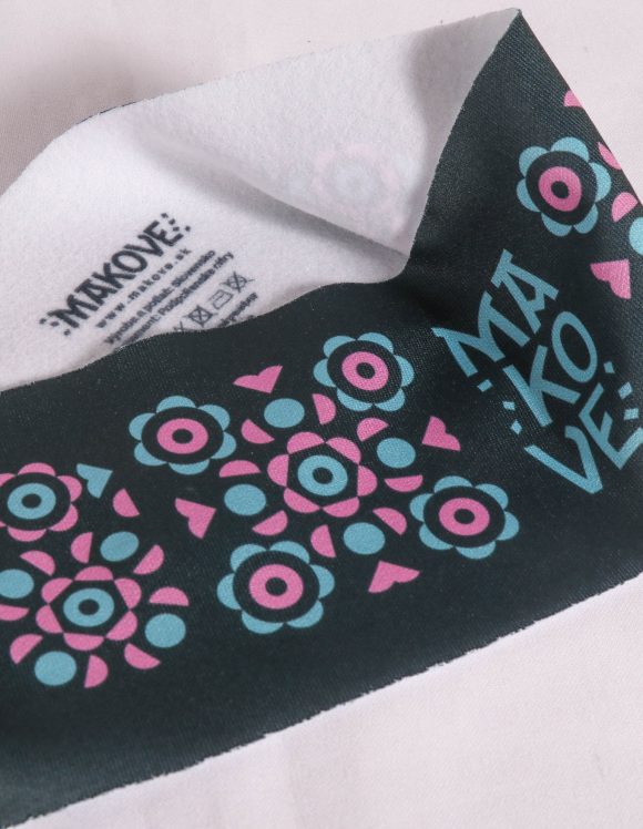 zateplena celenka s folklornym vzorom