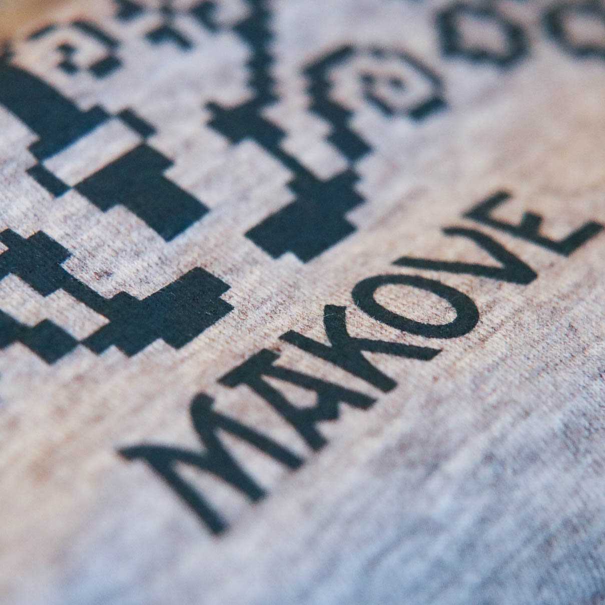 damske tielko sede s folklornym vzorom damske tielko sede s folklornym vzorom