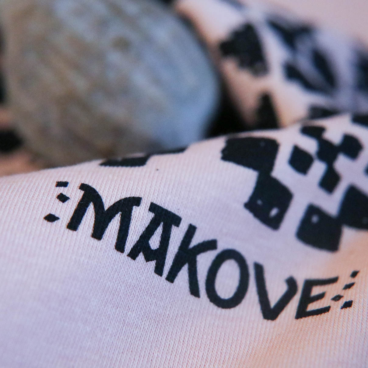 damske tielko ruzove s folklornym vzorom damske tielko ruzove s folklornym vzorom