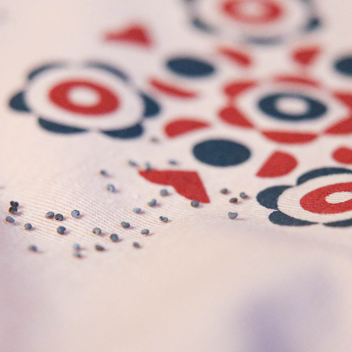 damske tielko ruzove s folklornym vzorom damske tielko ruzove s folklornym vzorom