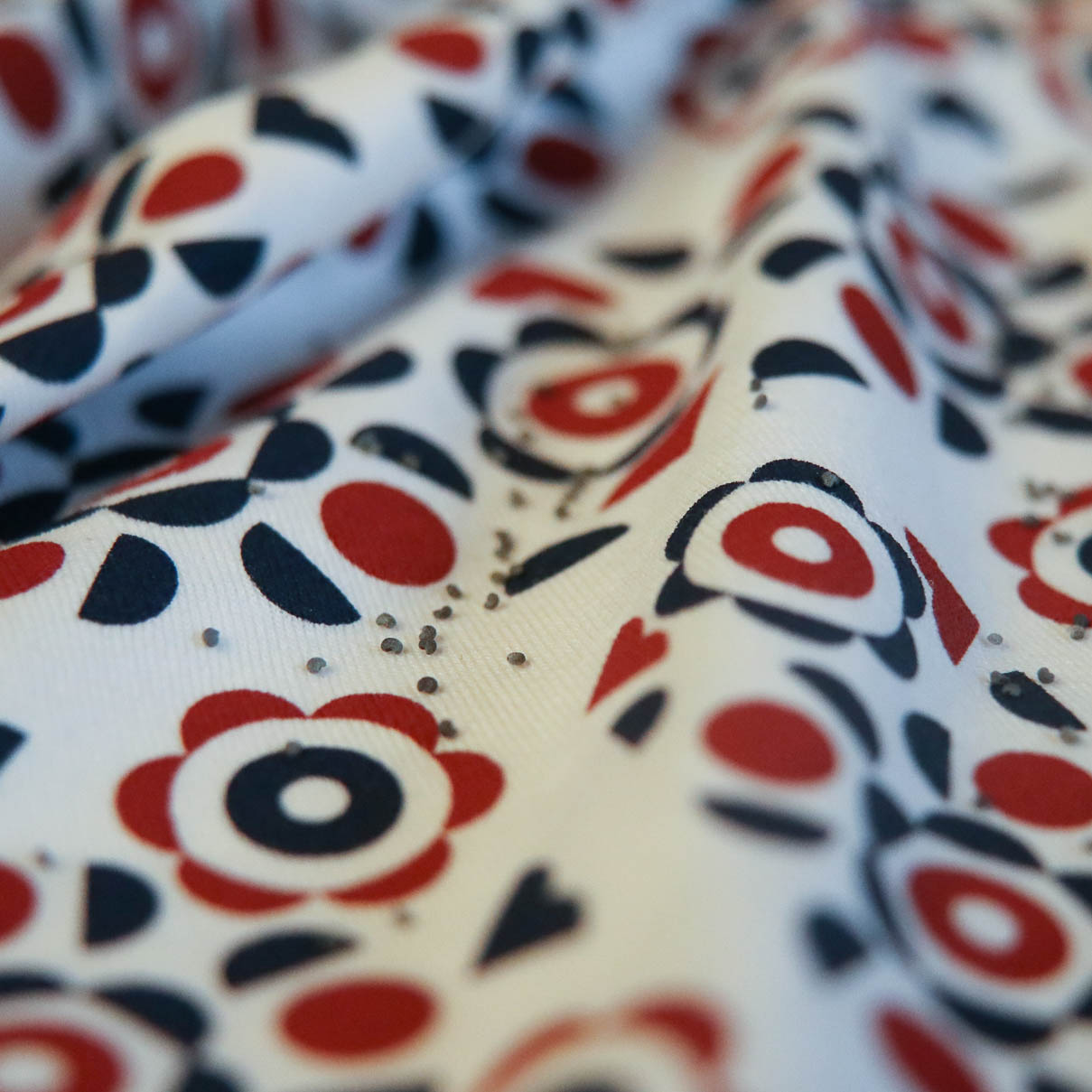 damske tielko biele s folklornym vzorom damske tielko biele s folklornym vzorom