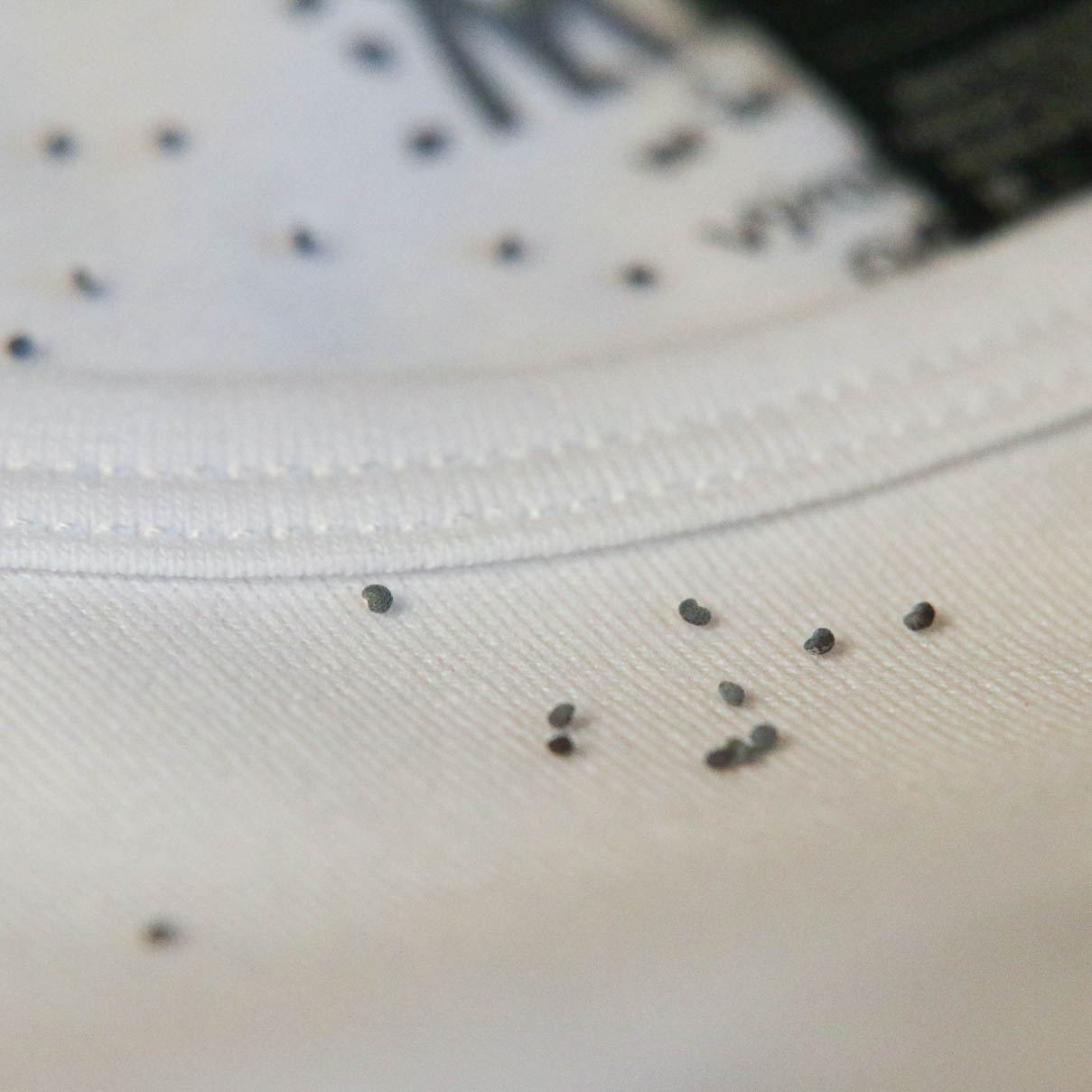 damske tielko biele s ludovym vzorom damske tielko biele s ludovym vzorom