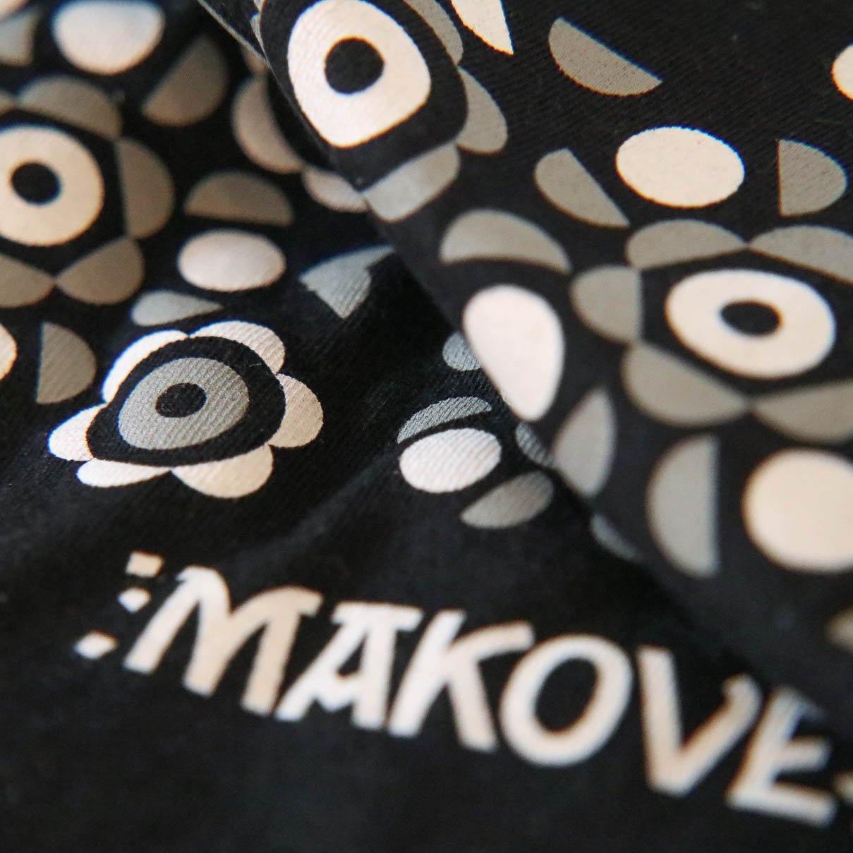 panske tielko cierne s folklornym vzorom panske tielko cierne s folklornym vzorom