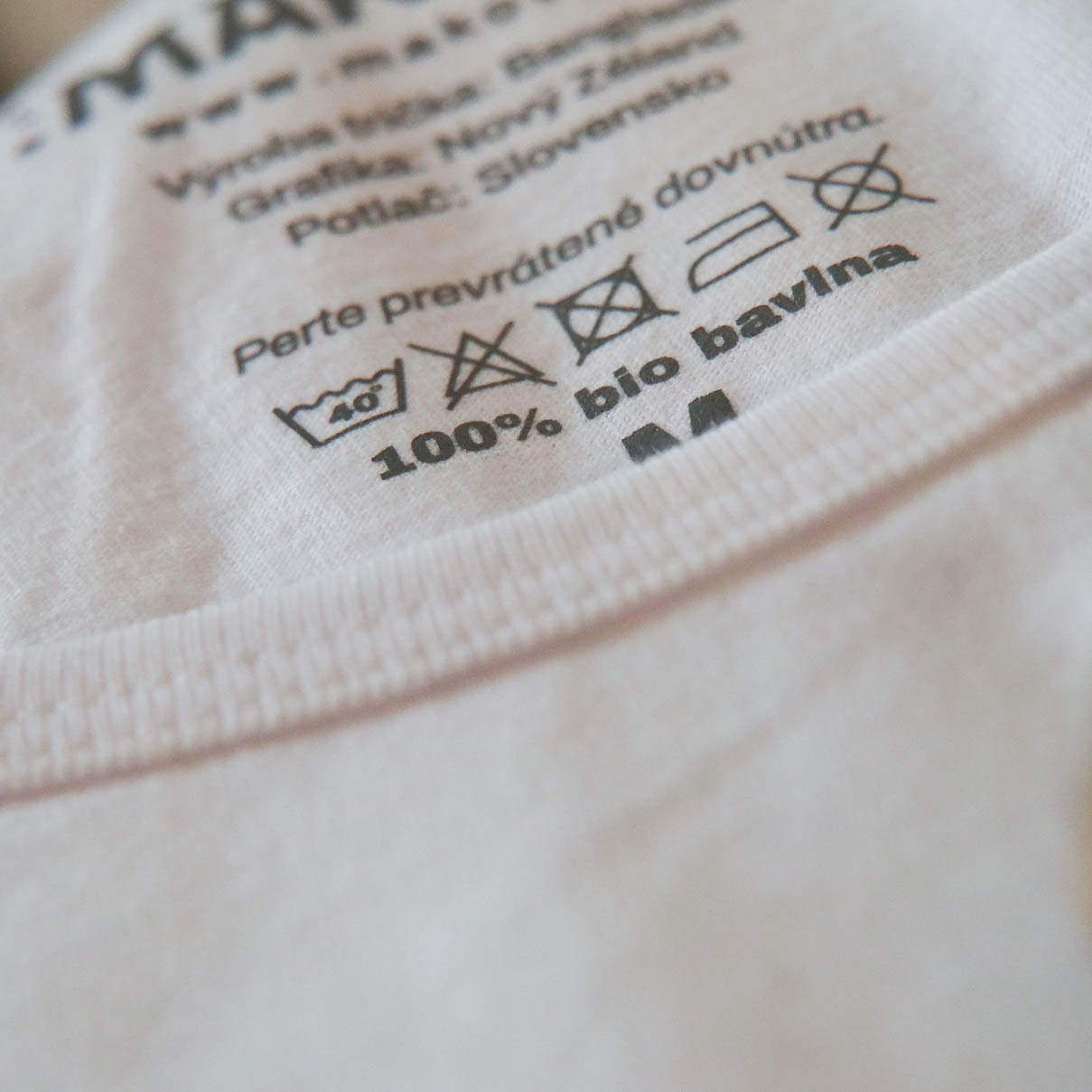 panske tielko biele s folklornym vzorom panske tielko biele s folklornym vzorom