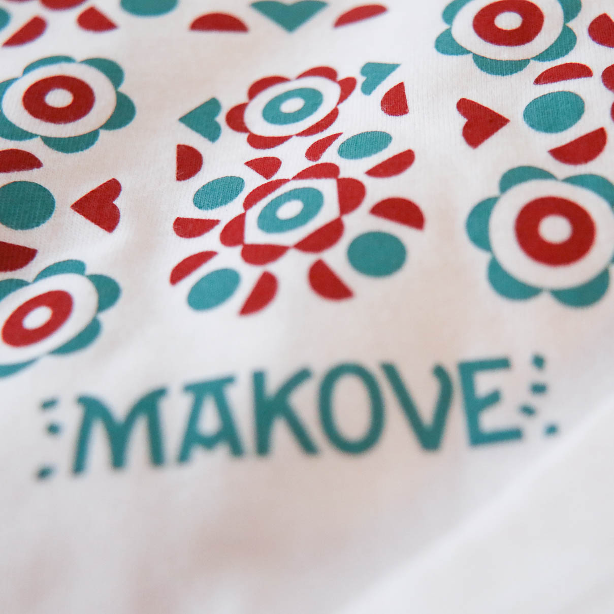 panske tielko biele s folklornym vzorom panske tielko biele s folklornym vzorom