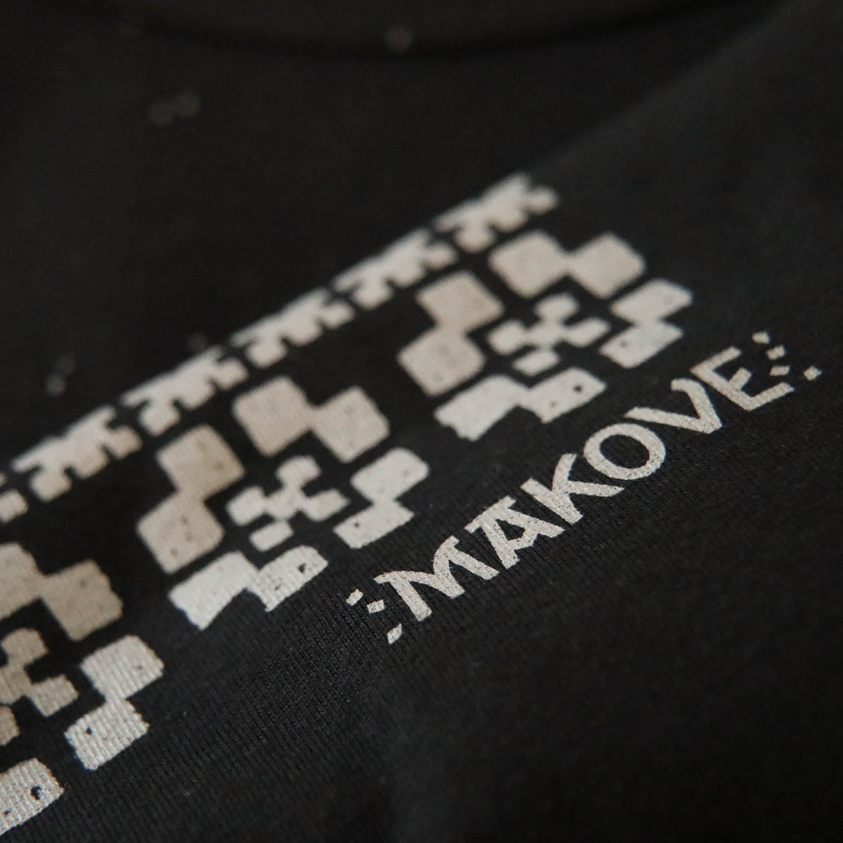 cierne tielko s ludovym motivom cierne tielko s ludovym motivom