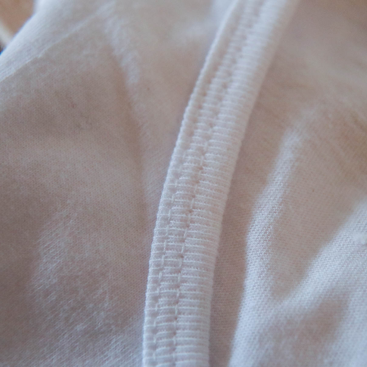 panske tielko biele s folklornym vzorom panske tielko biele s folklornym vzorom