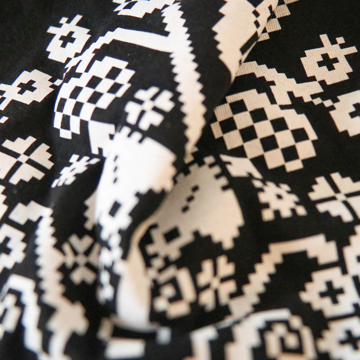 panske tielko cierne s folklornym vzorom panske tielko cierne s folklornym vzorom