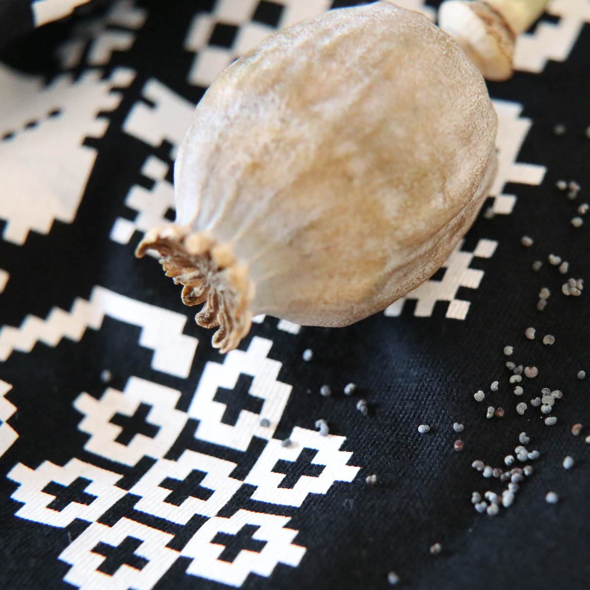 panske tielko cierne s folklornym vzorom Novohrad panske tielko cierne s folklornym vzorom Novohrad